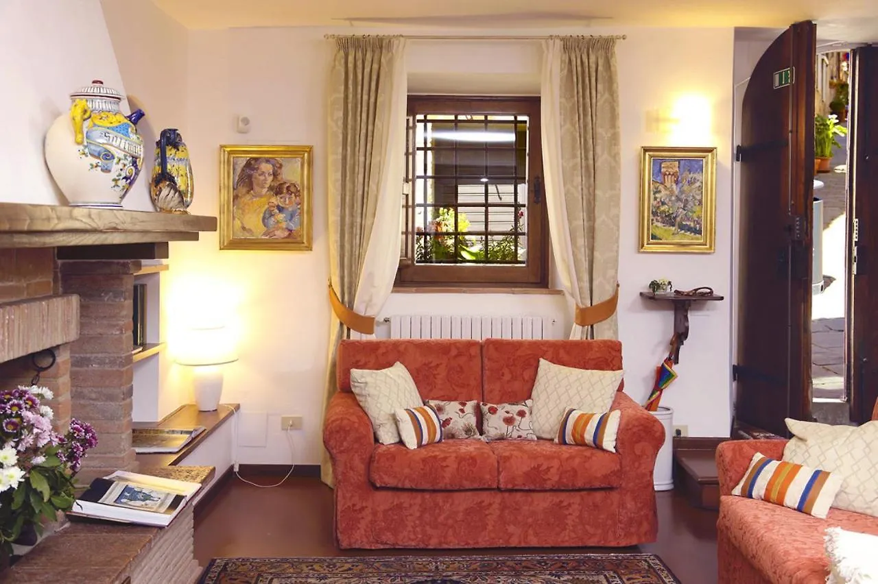 Apartment In B&B Del Giglio San Donato in Poggio